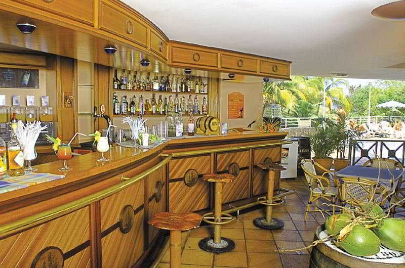 Karibea Residence La Goelette タルタン レストラン 写真